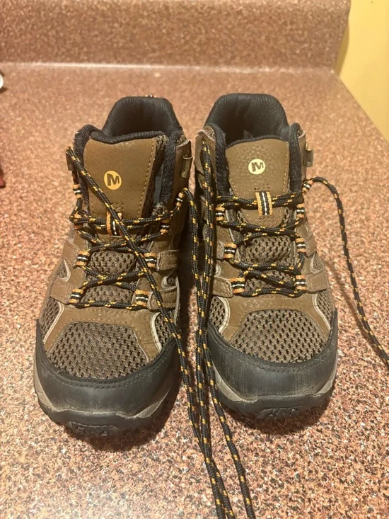 Kids Brown Hiking Shoes - Merrell Brand - Picture 1 of 2
